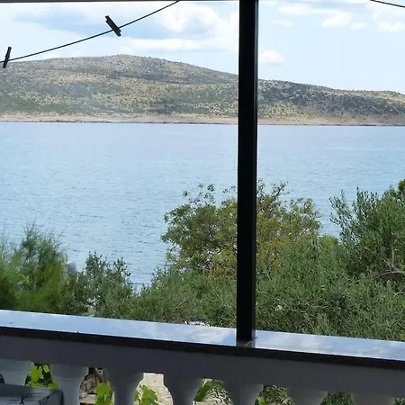 Apartment Lanadoti Seline